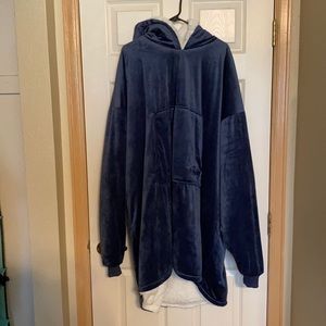 The Comfy Wearable Blanket